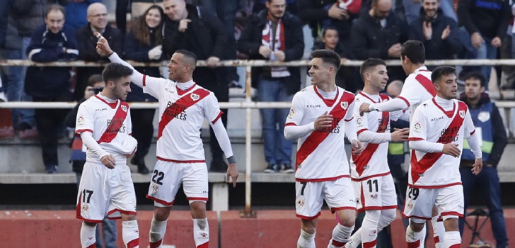 El Rayo Vallecano renueva con Kelme tres años y gana 3,6 millones en su regreso a Segunda